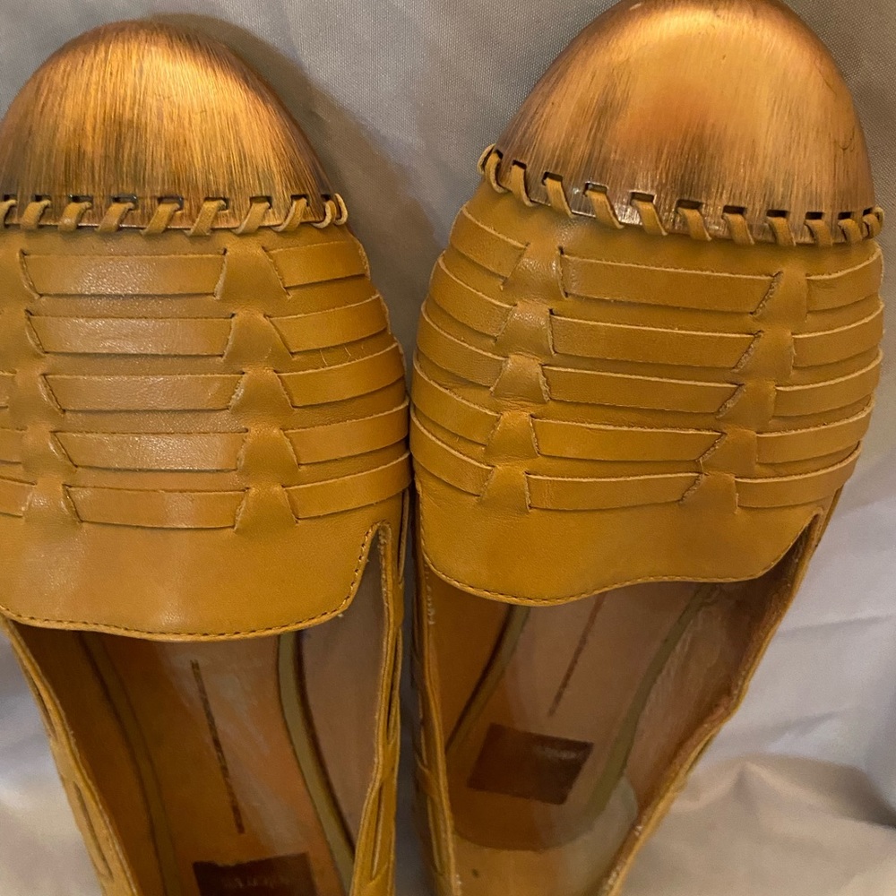 Dolce Vita Leather Tan Loafer with Bronze tip size 8M - Picture 3 of 16
